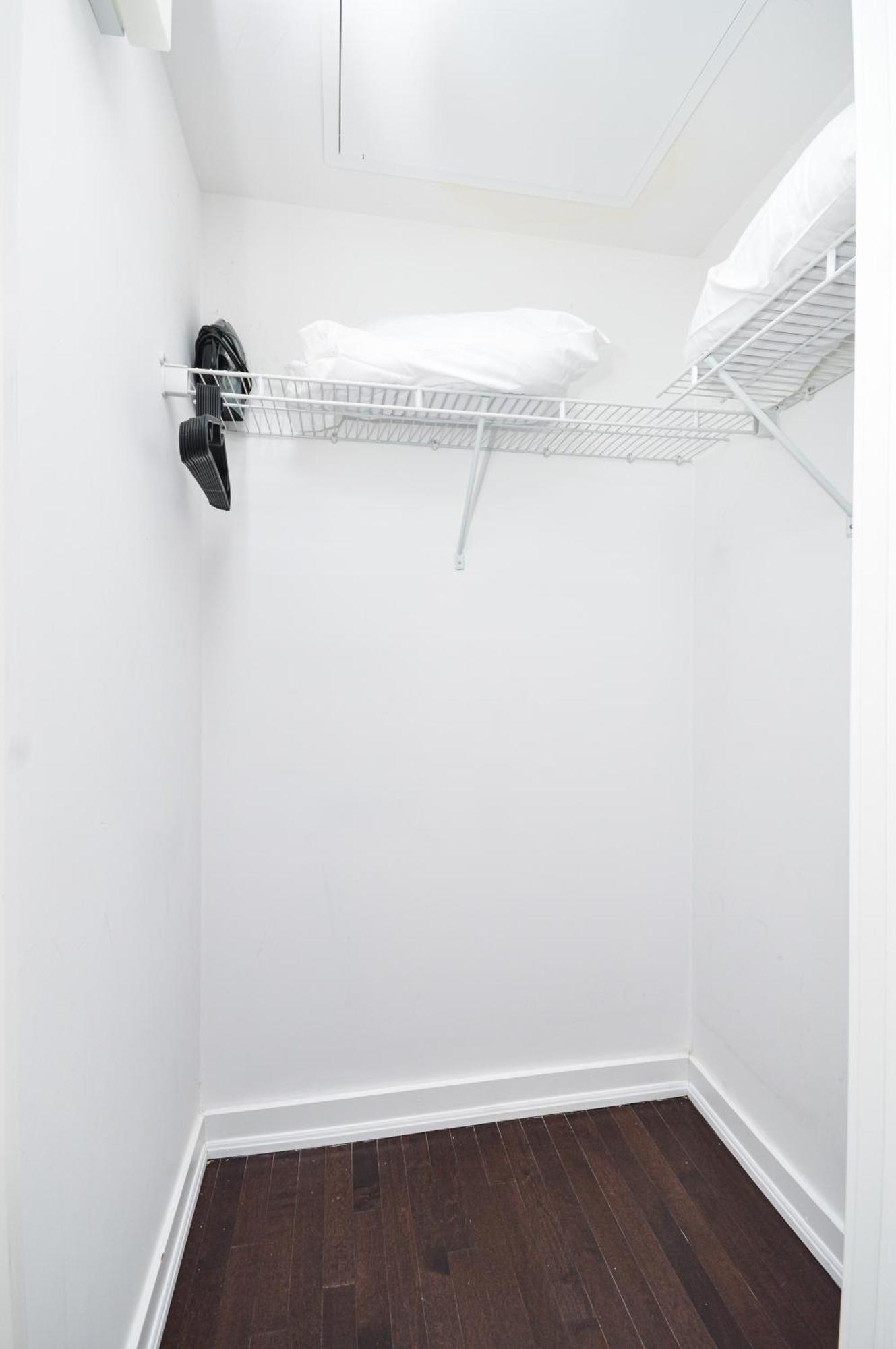 Downtown Toronto Condo Near Cn Tower, Scotiabank Arena, Rogers Centre, Union Station Bagian luar foto