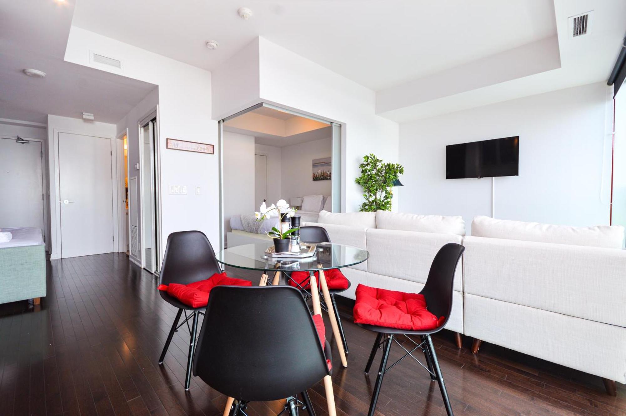 Downtown Toronto Condo Near Cn Tower, Scotiabank Arena, Rogers Centre, Union Station Bagian luar foto