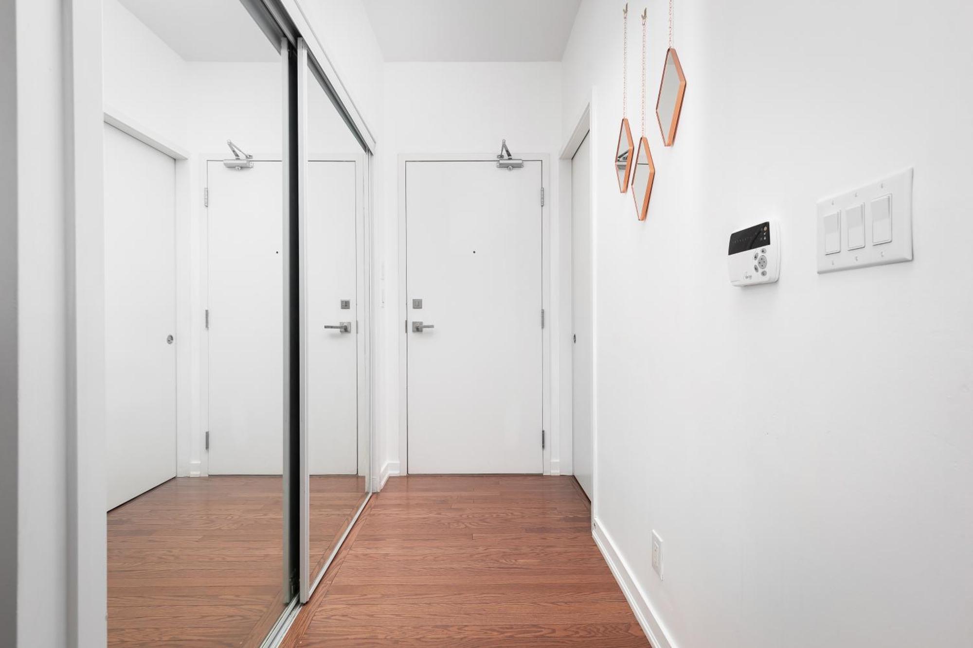 Downtown Toronto Condo Near Cn Tower, Scotiabank Arena, Rogers Centre, Union Station Bagian luar foto